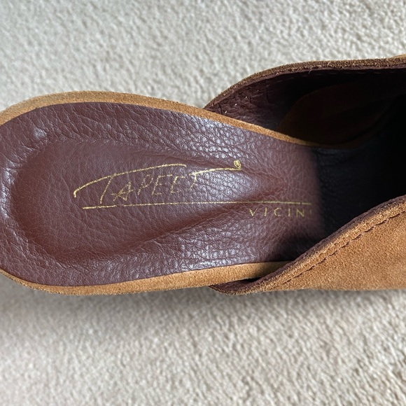 Light brown suede heels - Picture 4 of 8